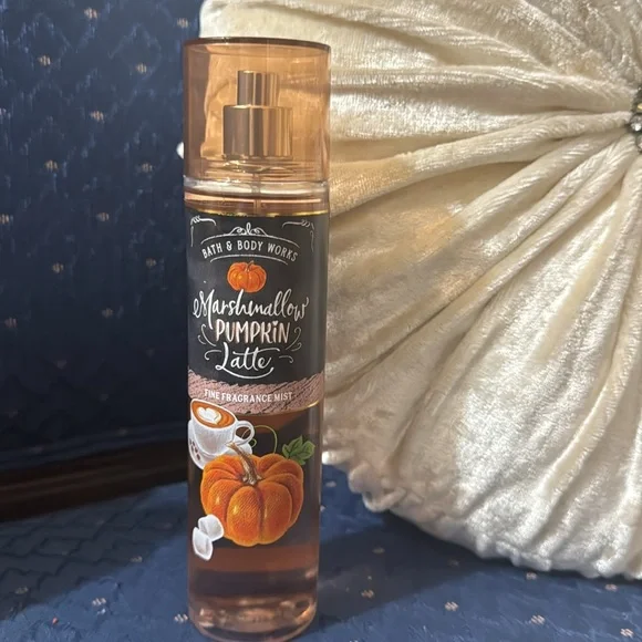 BATH & BODY WORKS SET. . . MARSHMALLOW PUMPKIN LATTE - Picture 3 of 8